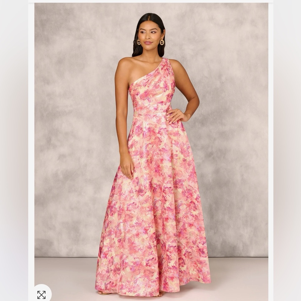 ADRIANNA PAPELL PRINTED JACQUARD ONE SHOULDER BALL GOWN WITH PLEAT